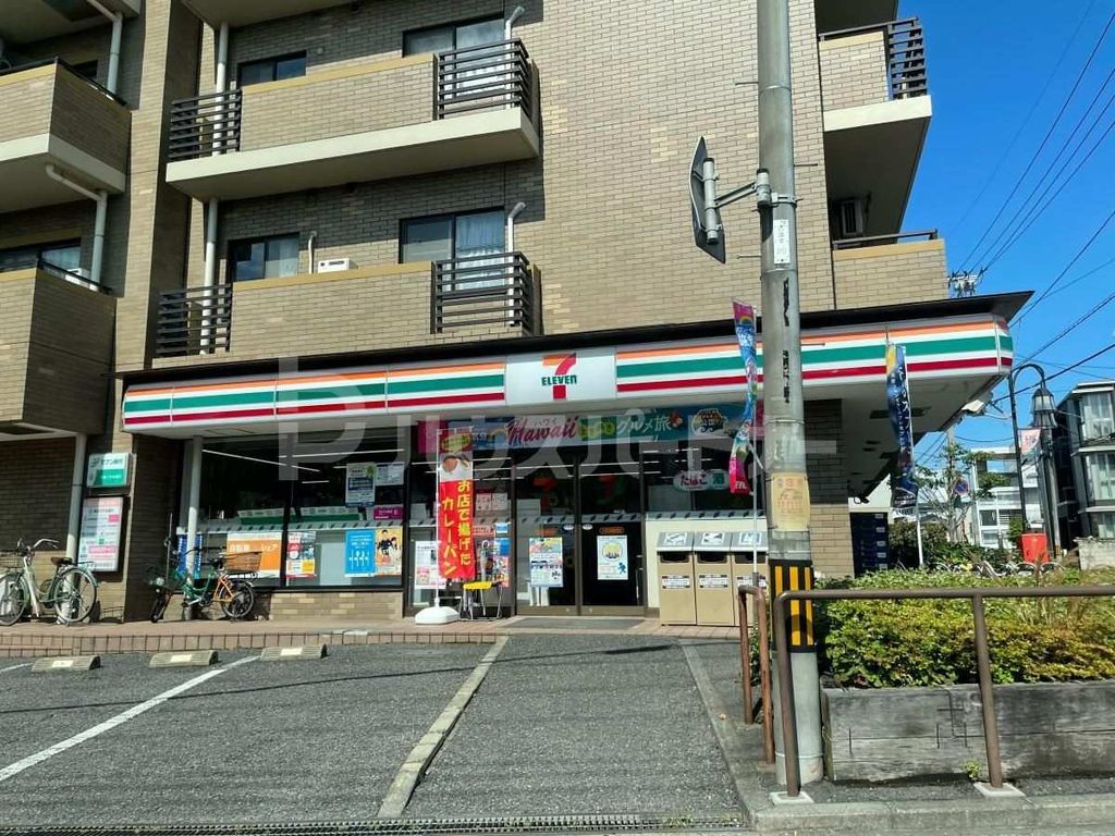 コンビニ　セブン-イレブン 大宮日進駅西店（コンビニ）まで300m