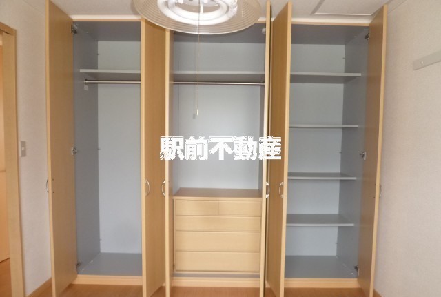 ロイヤルヒルズII番館の内装写真