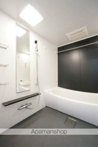 地下鉄七隈線 渡辺通駅 徒歩11分 15階建 築10年の風呂写真