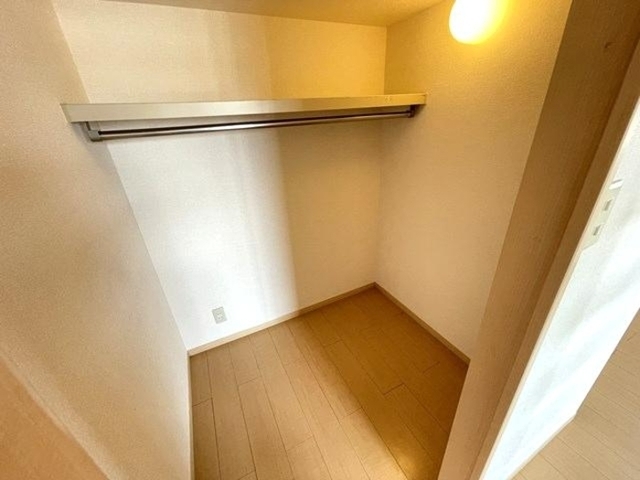 収納　ウォークインクローゼット