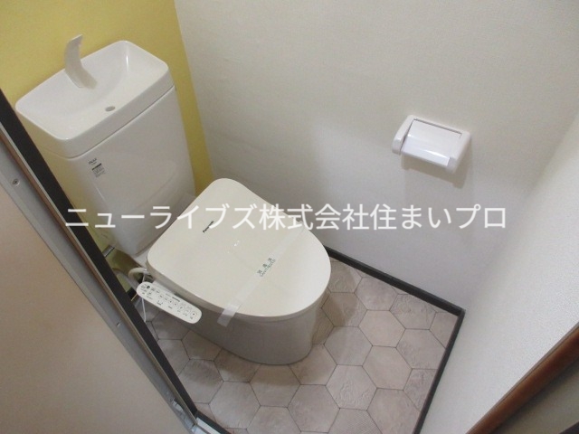 京阪本線 大和田駅 徒歩10分 5階建 築38年のトイレ写真