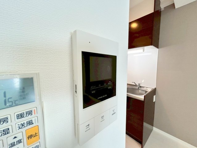 セキュリティ　TVモニターホンで来客が誰か確認してから開けて下さいね