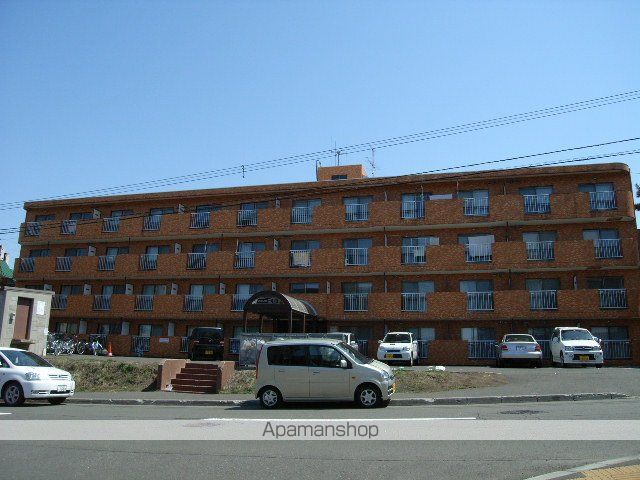 地下鉄南北線 澄川駅 バス乗車時間：9分 最寄りバス停で下車 徒歩5分 築39年