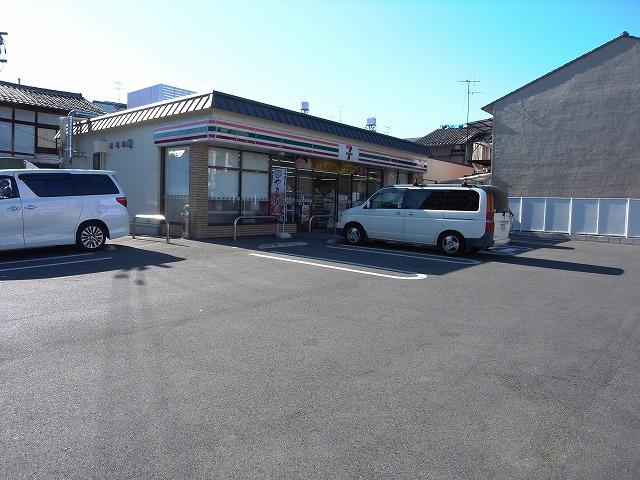 コンビニ　セブンイレブン 西院春日通六角店（コンビニ）まで655m