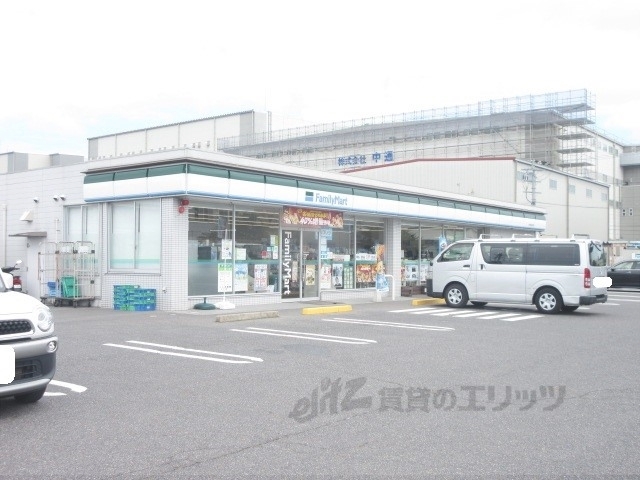 コンビニ　ファミリーマート彦根高宮東店（コンビニ）まで1700m