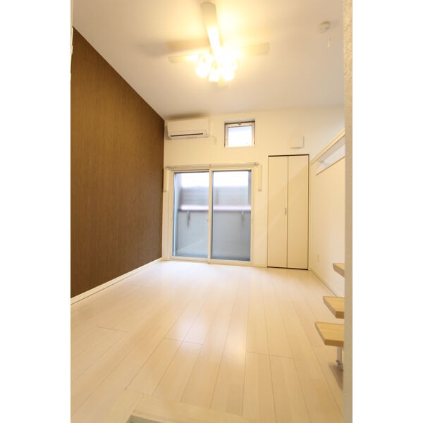 居室・リビング　同タイプのお部屋のお部屋となります。