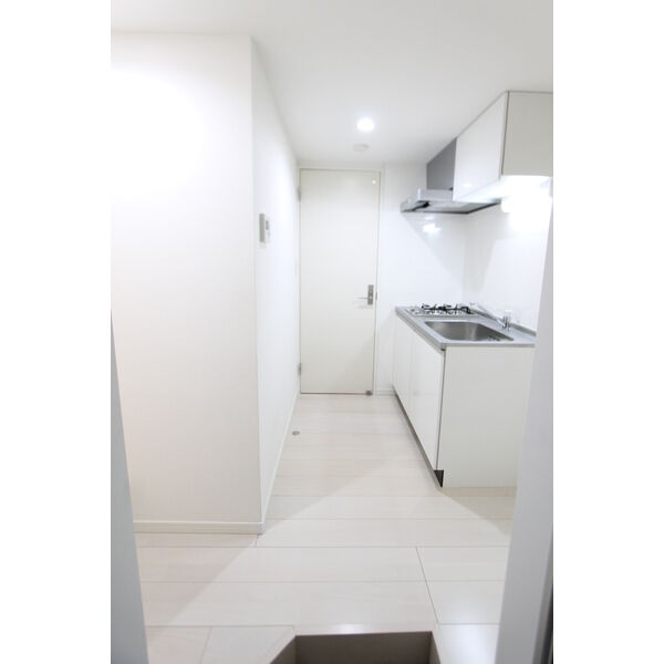 玄関　同タイプのお部屋のお部屋となります。