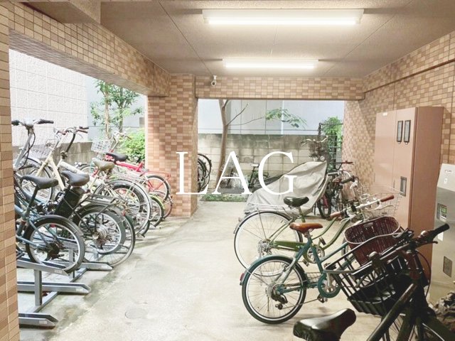 その他共有部分　駐輪場になります。