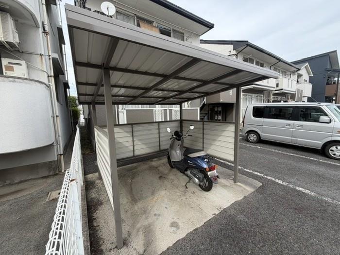 その他共有部分　雨風の影響も受けにくい駐輪スペースです！