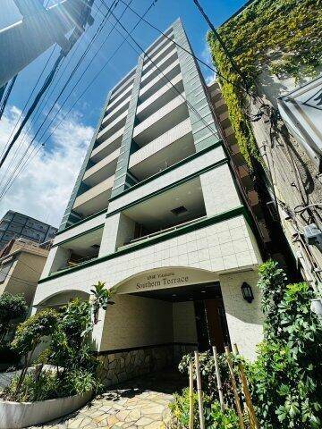 建物外観　オートロック完備