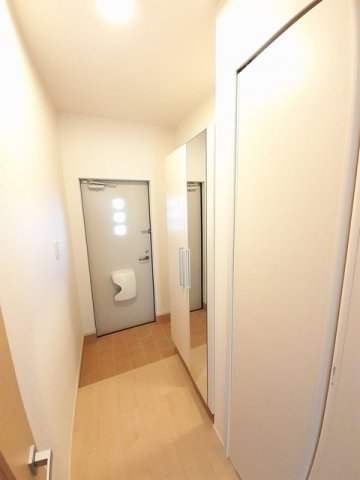 玄関　落ち着いた玄関です