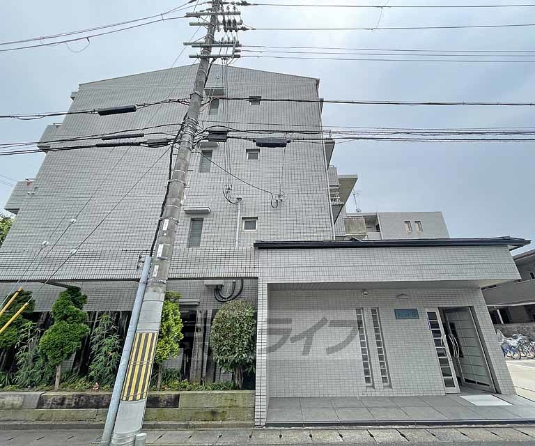 フラット8の外観写真