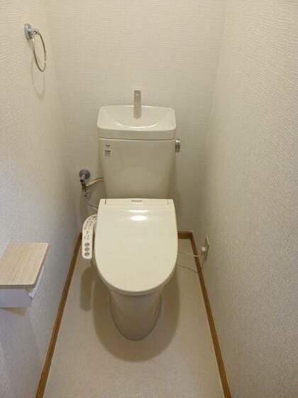 東急田園都市線 藤が丘駅 徒歩13分 2階建 築37年のトイレ写真