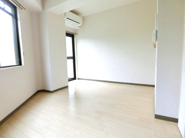 居室・リビング　(参考)同マンション他部屋の写真