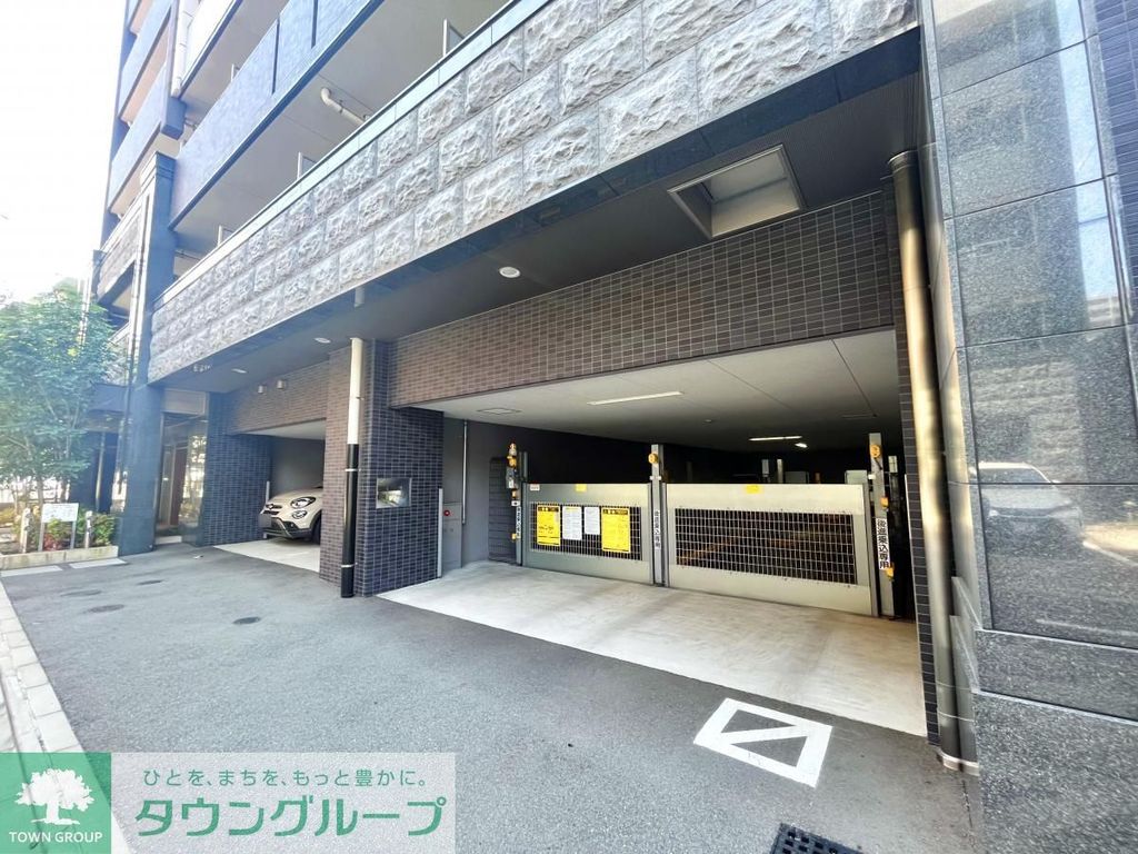 駐車場　エントランス