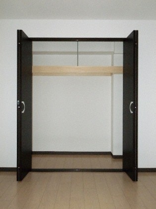 収納　壁一面の大型クローゼットです！