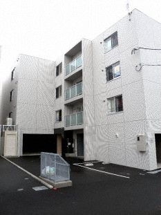 建物外観　陽当たり良好な広々としたファミリータイプです♪