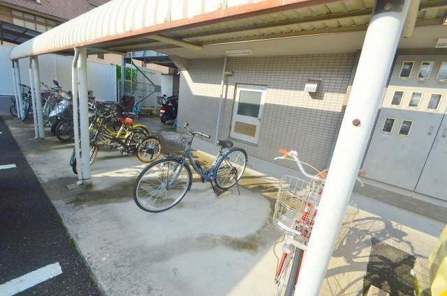 コンビニ　セブンイレブン広島海田曙町店（コンビニ）まで231m