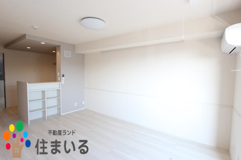 ＪＲ武豊線 亀崎駅 徒歩21分 3階建 築9年の居間写真
