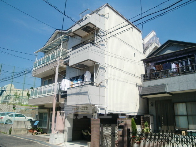 神戸市灘区岸地通のマンションの建物外観