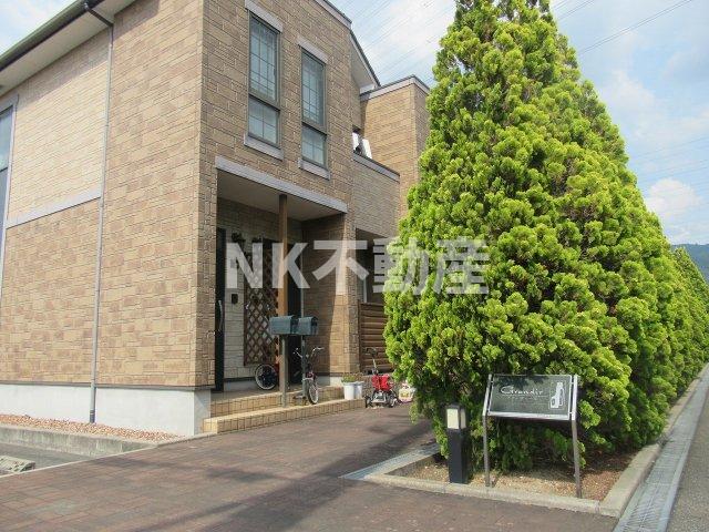 エントランス　建物の内部です
