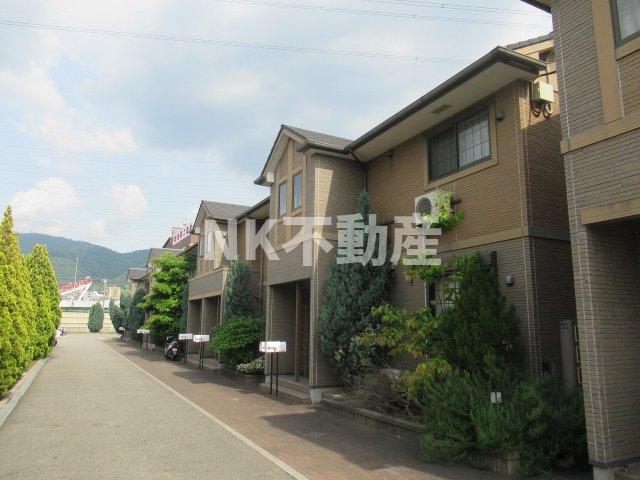 建物外観　落ち着いた雰囲気の外観です