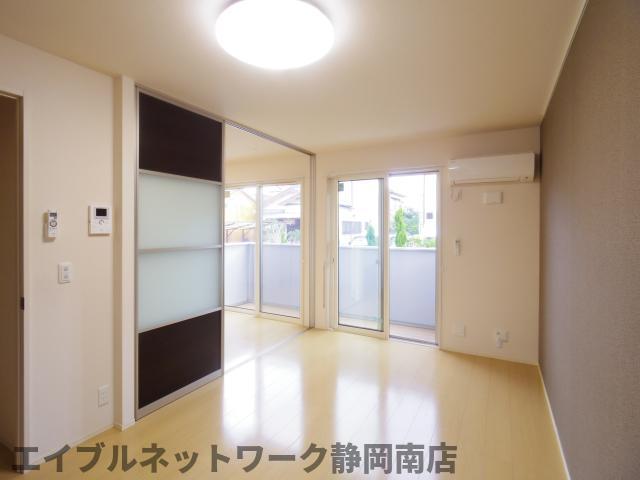 居室・リビング　ゆったりとした居間です