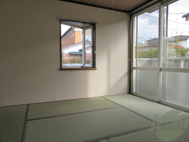 その他部屋・スペース　こちらは和室を撮影しました。寝室にしましょう。