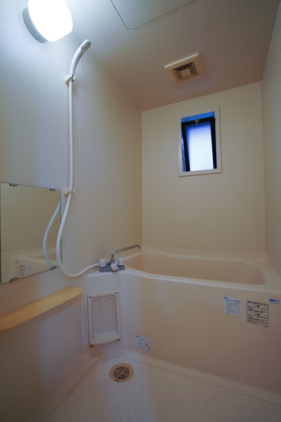 バス・シャワールーム　同じ建物の別のお部屋