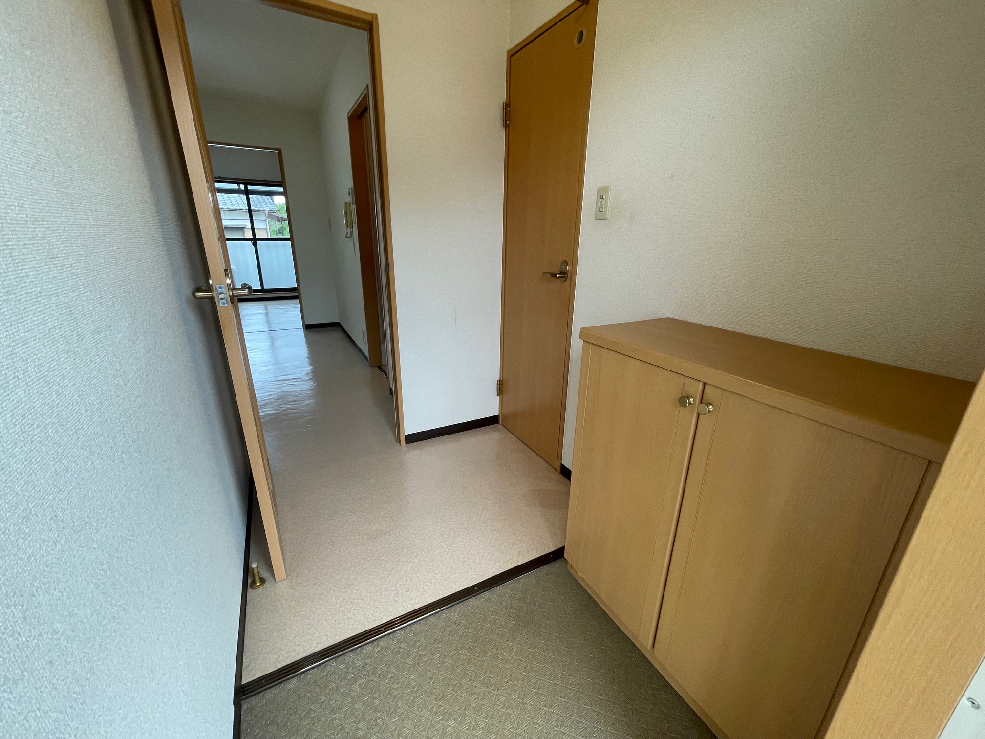 コーポカレンの玄関写真