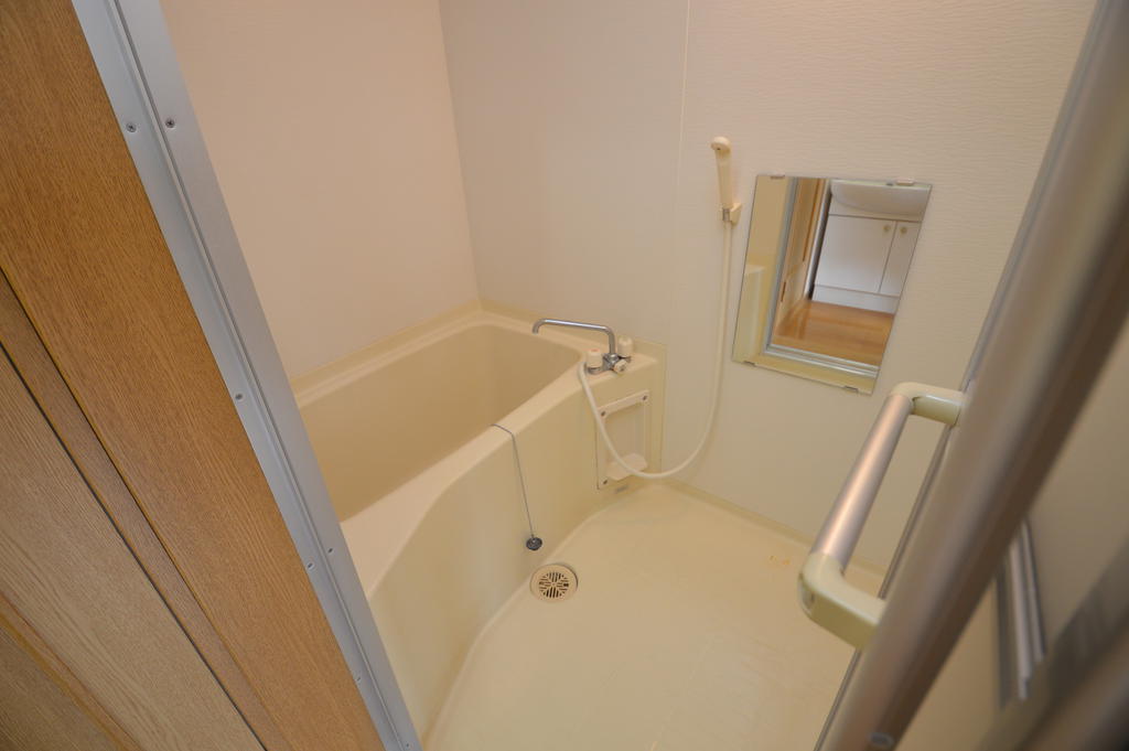 バス・シャワールーム　（参考）他室の写真を使用しています。現況優先となります。