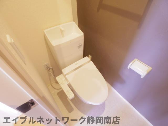 【藤枝市高柳のアパートのトイレ】