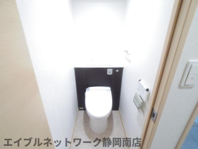 トイレ　清潔感のあるトイレです