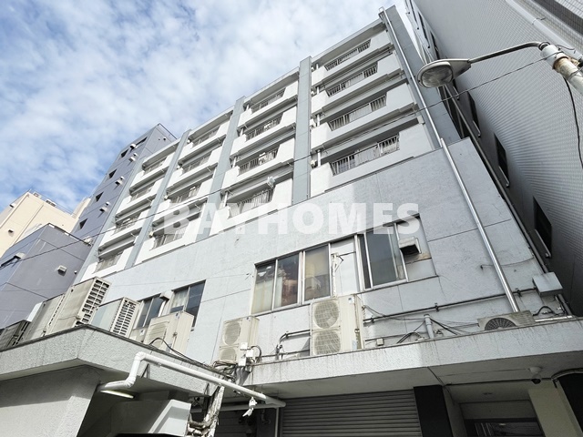 横浜市中区福富町東通のマンションの建物外観