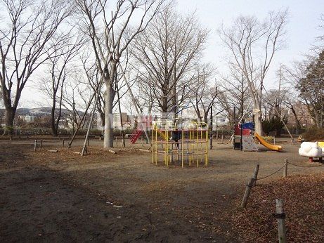 【仙台市青葉区片平のマンションの公園】