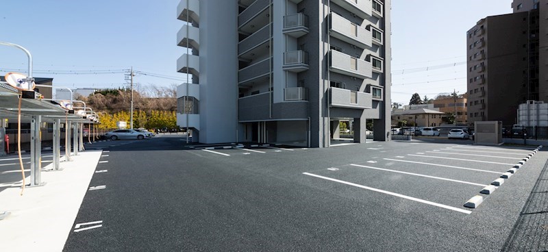 【グランセリオ八幡山の駐車場】