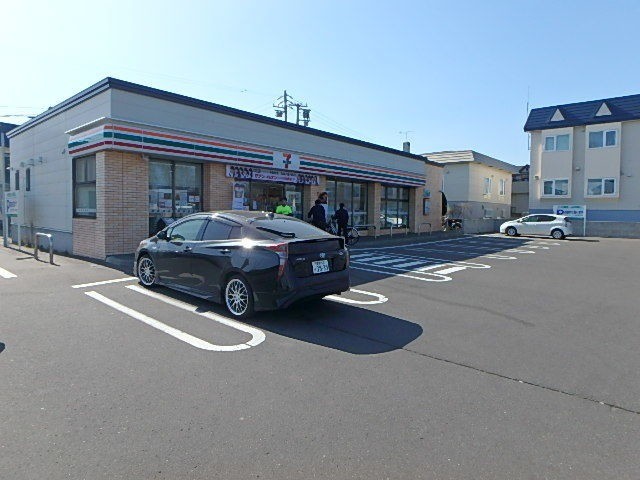 コンビニ　セブンイレブン苫小牧川沿町6丁目店（コンビニ）まで101m