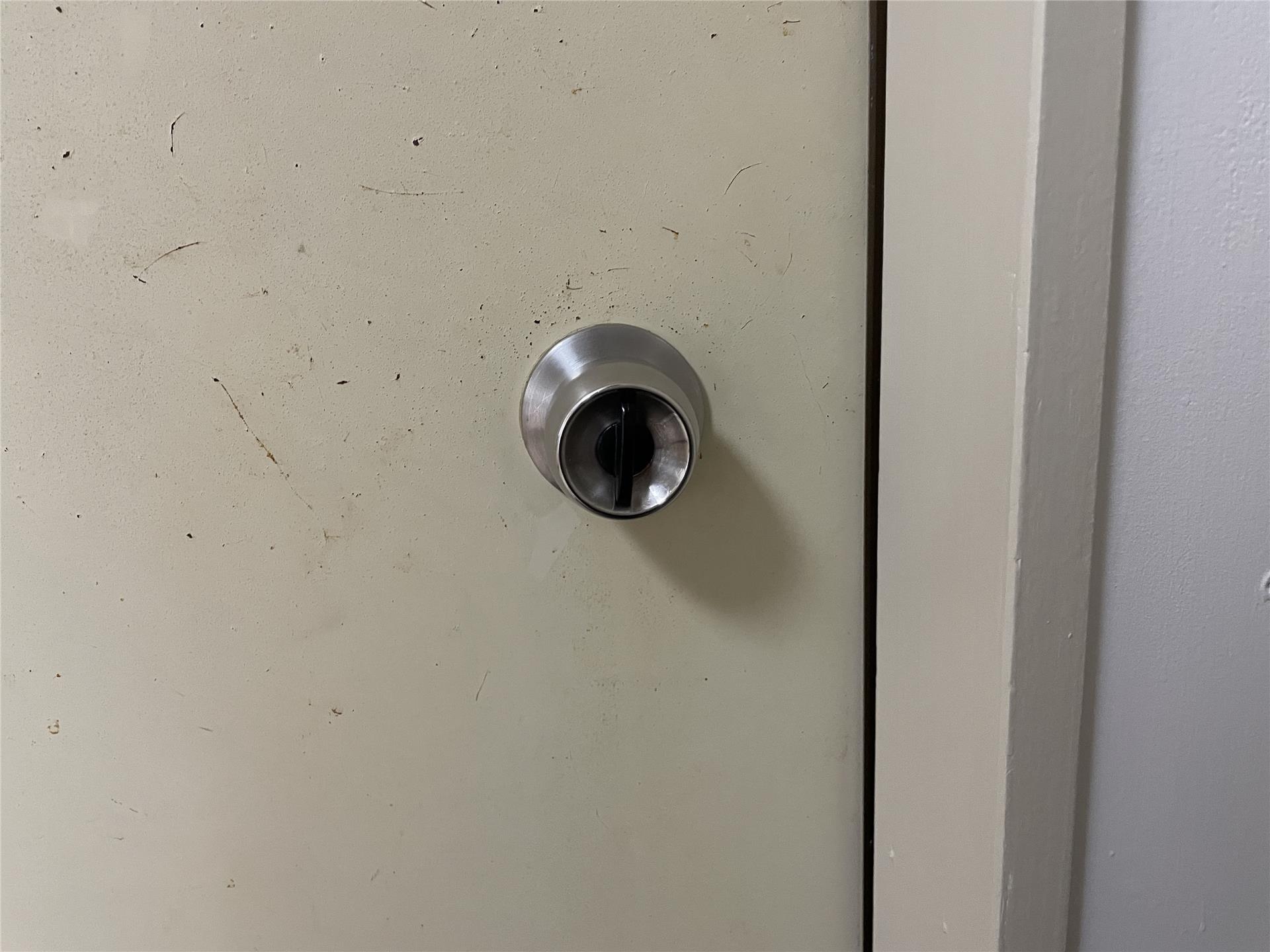 セキュリティ　玄関鍵