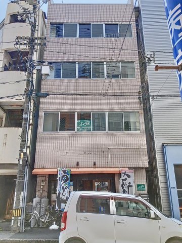 本町ビルの建物外観