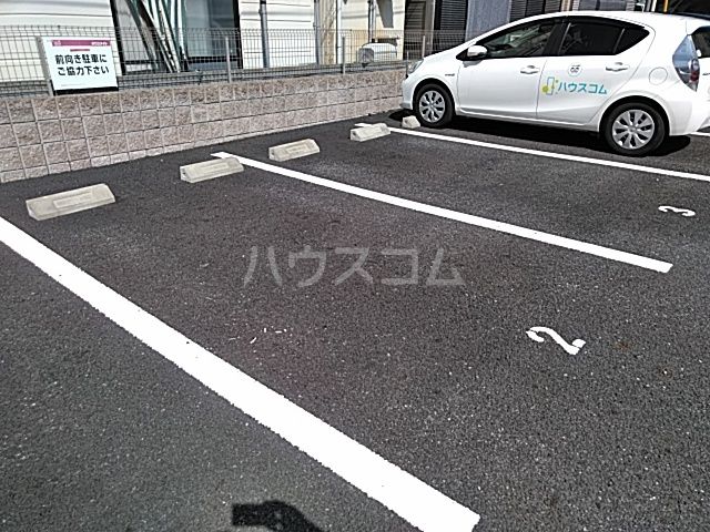 【静岡市清水区船原のマンションの駐車場】