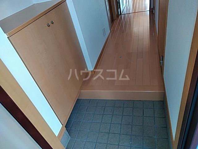 【静岡市清水区船原のマンションの玄関】