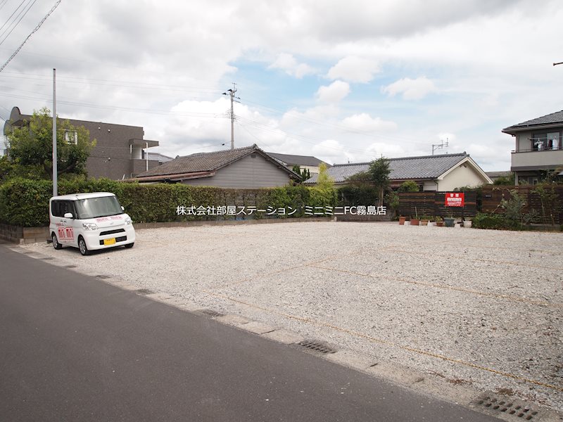 【霧島市国分広瀬のマンションの駐車場】