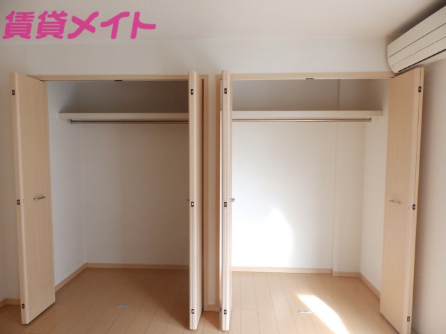 収納　同型参考写真