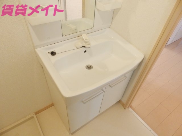 洗面設備　同型参考写真