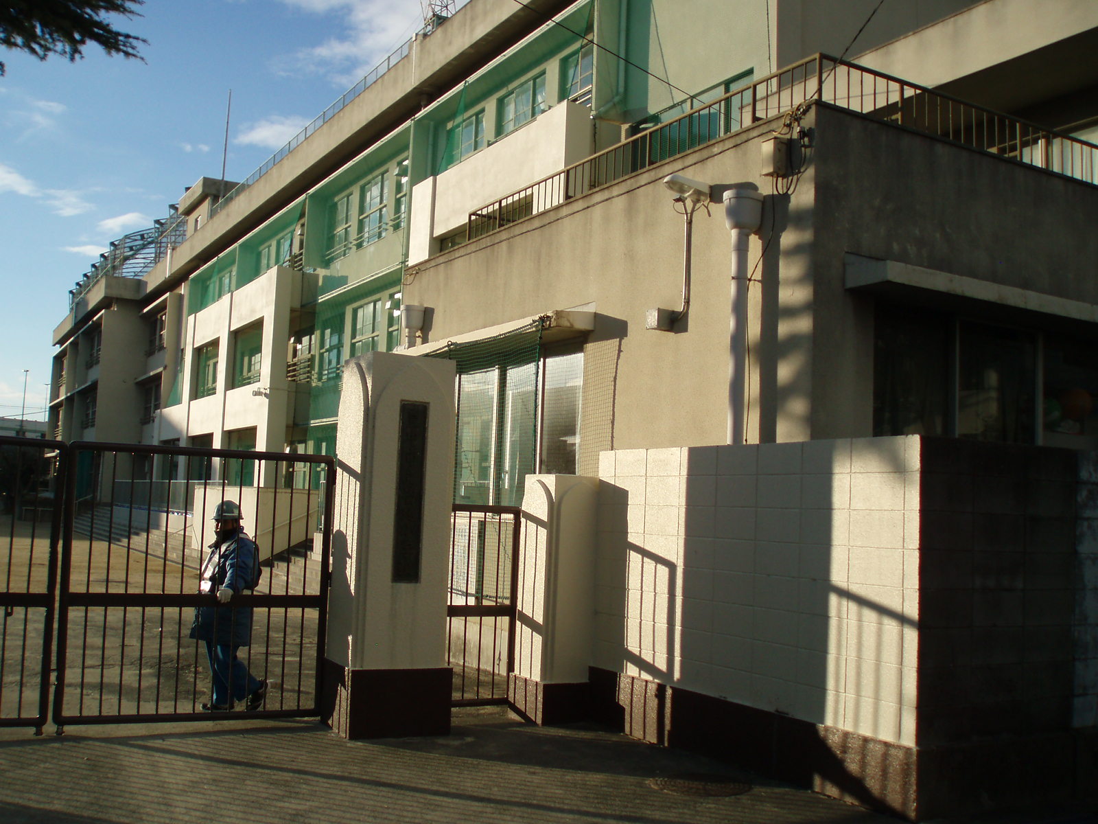 小学校　豊中市立 螢池小学校（小学校）まで265m