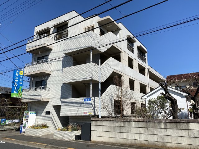 【三ツ木西調布マンションの建物外観】