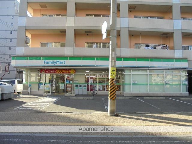 コンビニ　ファミリーマート（コンビニ）まで100m