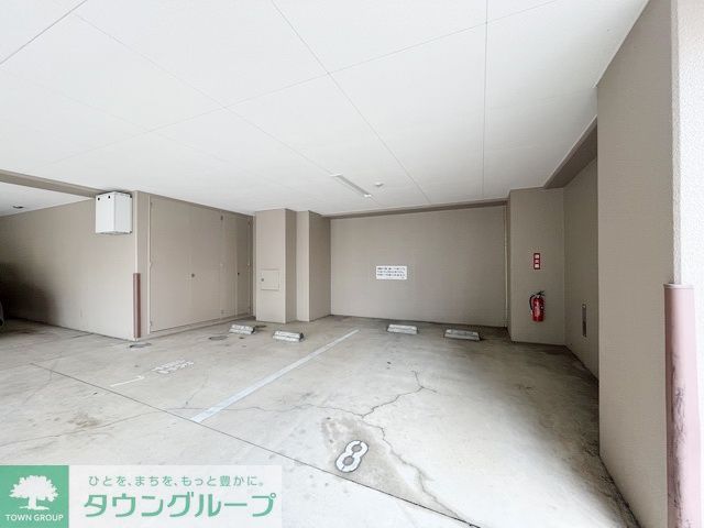 【名古屋市西区菊井のマンションの駐車場】