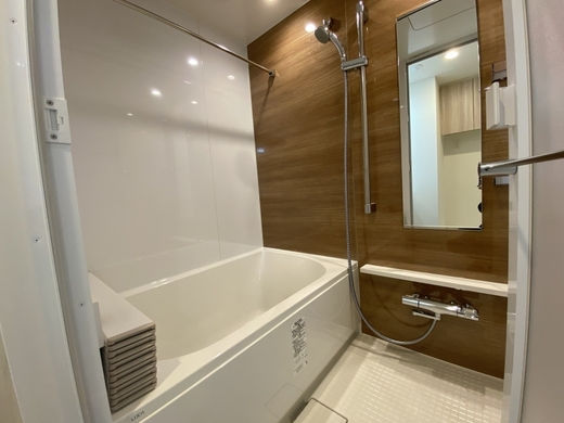 バス・シャワールーム　※別部屋の参考写真です。