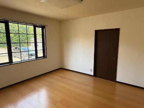 居室・リビング　室内